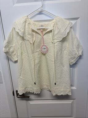 Umgee Cream Scalloped Collar Short Sleeve Textured Top